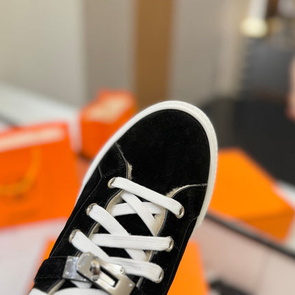 CHEALSEA BOOTS IN BLACK SUEDE AND FLEECE LINING