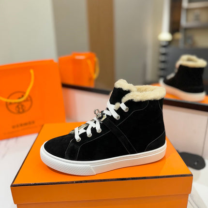 CHEALSEA BOOTS IN BLACK SUEDE AND FLEECE LINING