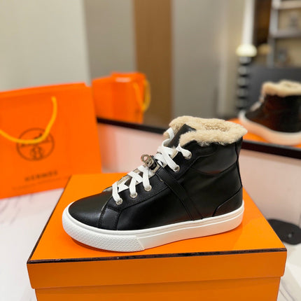 CHEALSEA BOOTS IN BLACK LAMBSKIN AND FLEECE LINING