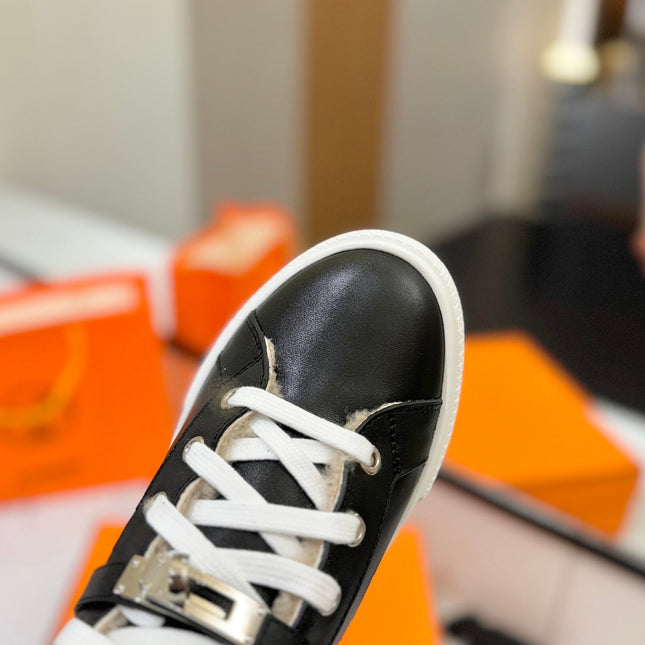 CHEALSEA BOOTS IN BLACK LAMBSKIN AND FLEECE LINING