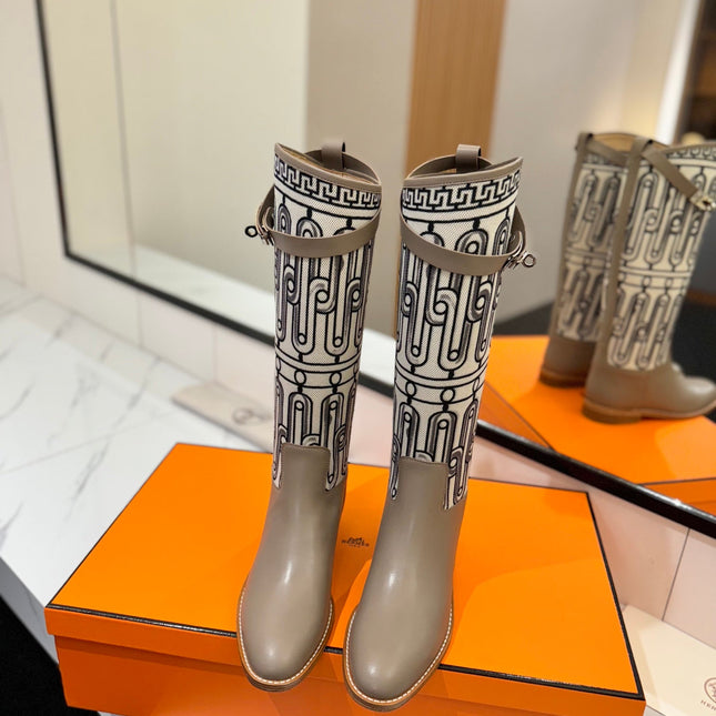 JUMPING BOOT 2 CM IN PASTEL GRAY CALFSKIN AND BLACK MIX WHITE FABRIC