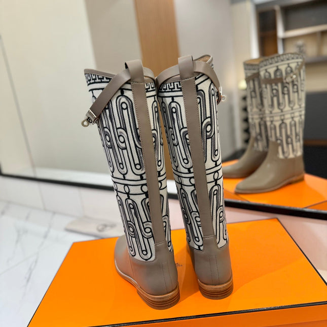 JUMPING BOOT 2 CM IN PASTEL GRAY CALFSKIN AND BLACK MIX WHITE FABRIC