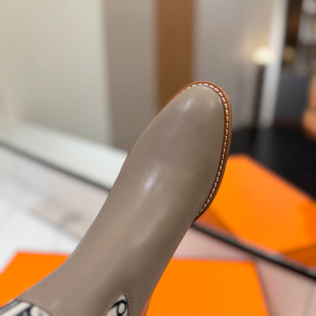 JUMPING BOOT 2 CM IN PASTEL GRAY CALFSKIN AND BLACK MIX WHITE FABRIC