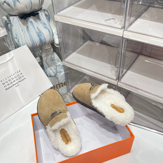 SLIP-ON MULE IN TORTILLA BROWN SUEDE AND SHEARLING LINING