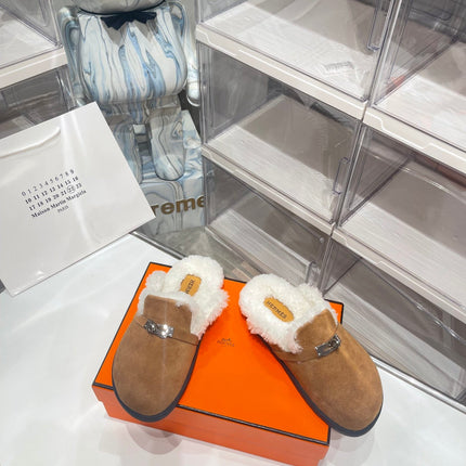 SLIP-ON MULE IN MEDIUM BROWN SUEDE AND SHEARLING LINING