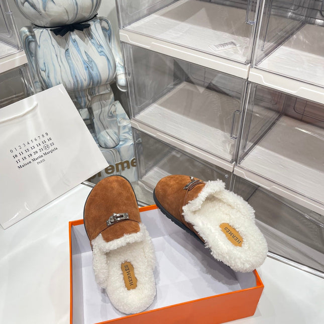 SLIP-ON MULE IN UMBER BROWN SUEDE AND SHEARLING LINING