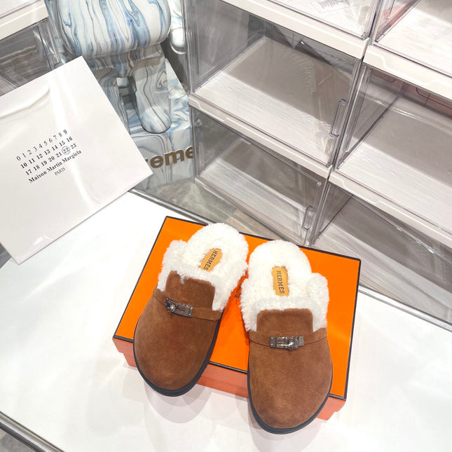 SLIP-ON MULE IN UMBER BROWN SUEDE AND SHEARLING LINING