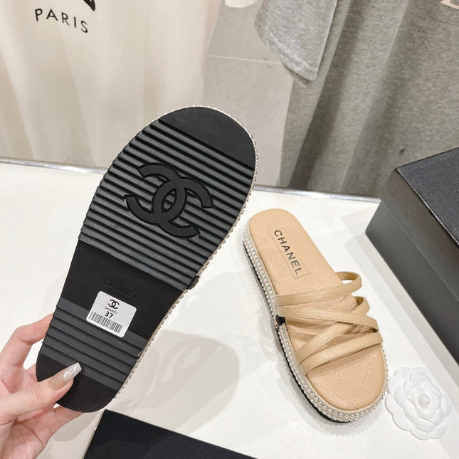 SLIPPERS CROSS STRAPS IN BEIGE CREAM LAMBSKIN