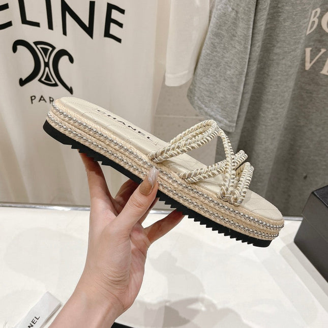 WOVEN STRAP SLIPPERS IN WHITE LAMBSKIN