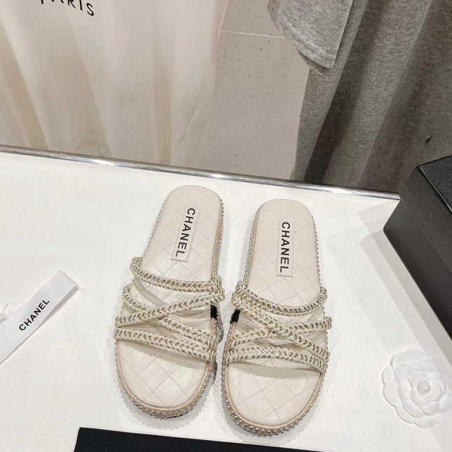 WOVEN STRAP SLIPPERS IN WHITE LAMBSKIN