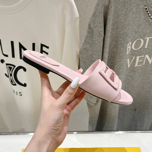 FENDI BAGUETTE SLIDES IN LIGHT PINK LAMBSKIN