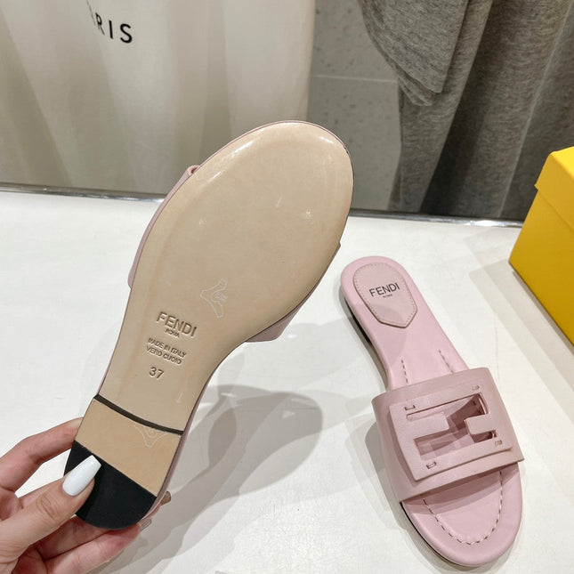 FENDI BAGUETTE SLIDES IN LIGHT PINK LAMBSKIN