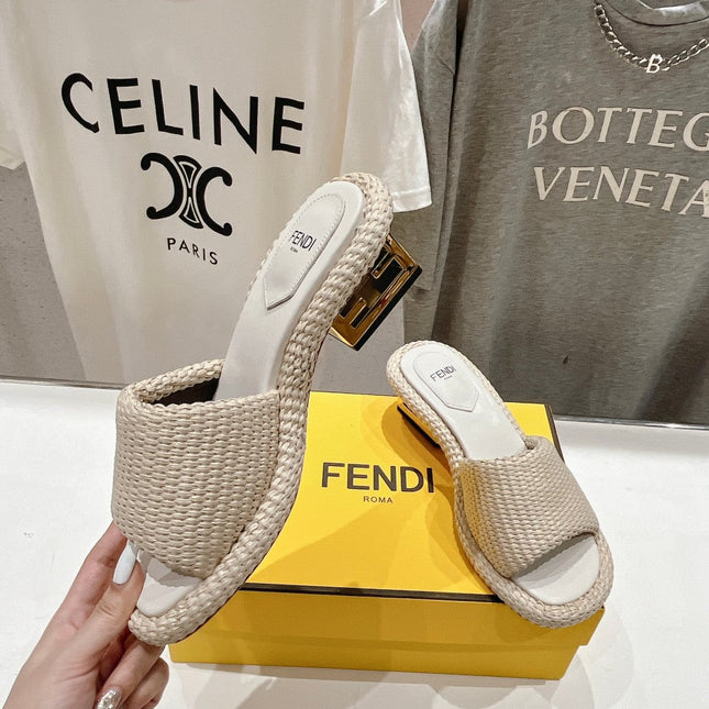 FENDI FFOLD MEDIUM-HEEL SANDALS 45 MM IN BEIGE COTTON FIBRE