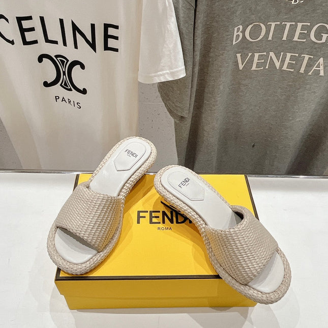 FENDI FFOLD MEDIUM-HEEL SANDALS 45 MM IN BEIGE COTTON FIBRE