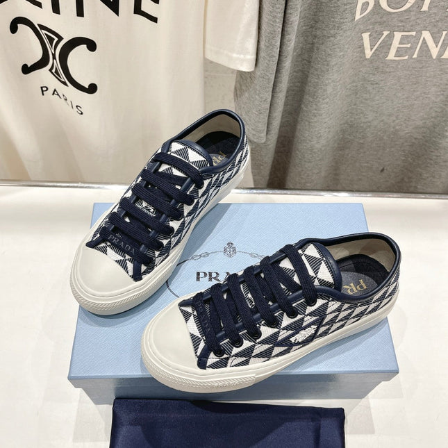 PRA PRINTED COTTON SNEAKERS WHITE AND BLACK TRIANGLE CANVAS