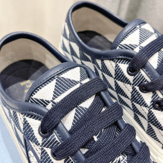 PRA PRINTED COTTON SNEAKERS WHITE AND BLACK TRIANGLE CANVAS