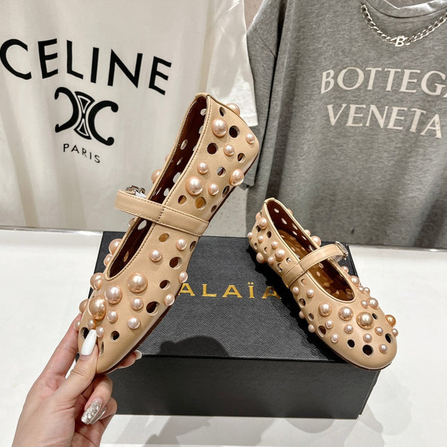 ALAIA PEARL MARY JANE SHOES IN BISQUE BEIGE LAMBSKIN