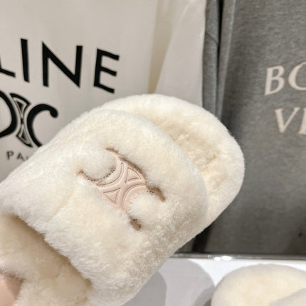 THICK-SOLED SLIPPER IN WHITE LAMB FUR