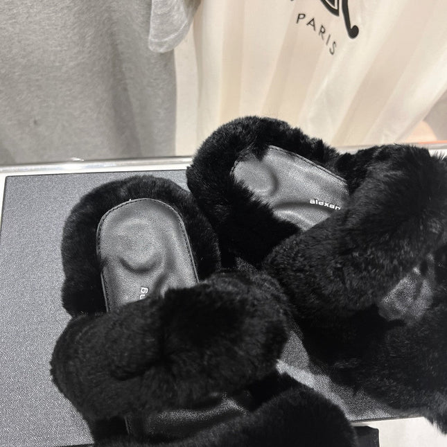 CHUNKY PLATFORM SLIPPER IN BLACK RABBIT FUR