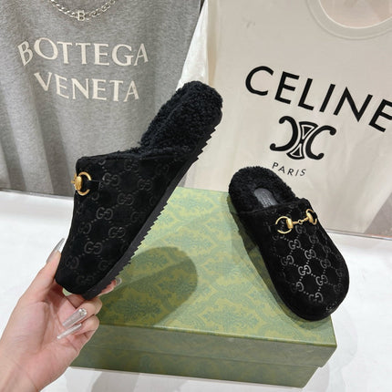 HORSEBIT MULE IN BLACK EMBOSSED SUEDE AND FLEECE LINING