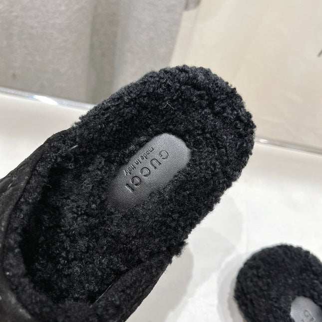 HORSEBIT MULE IN BLACK EMBOSSED SUEDE AND FLEECE LINING