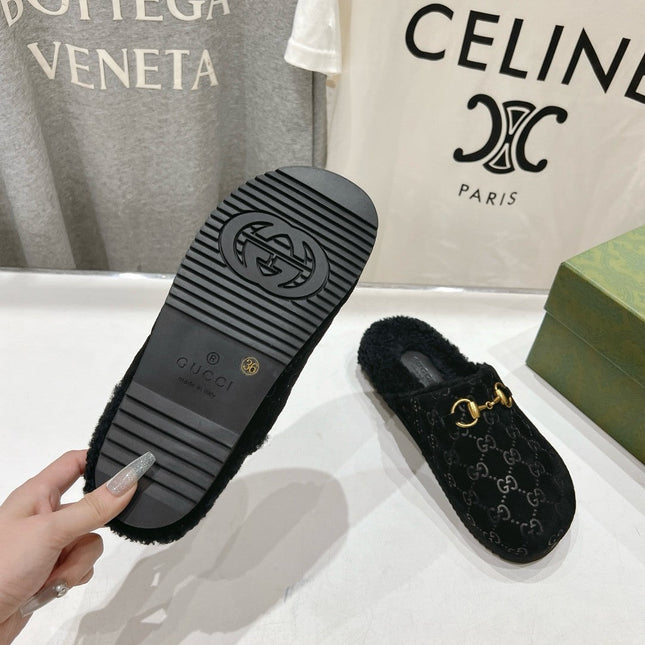 HORSEBIT MULE IN BLACK EMBOSSED SUEDE AND FLEECE LINING