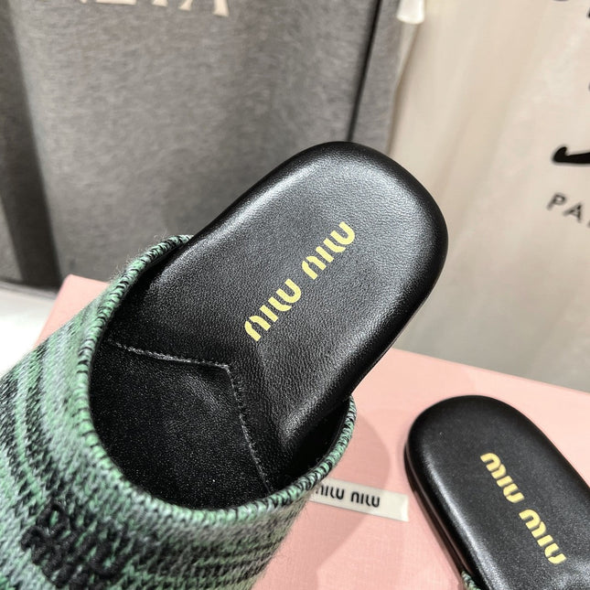 KNITTED MULES IN LIGHT GREEN MIX BLACK WOOL