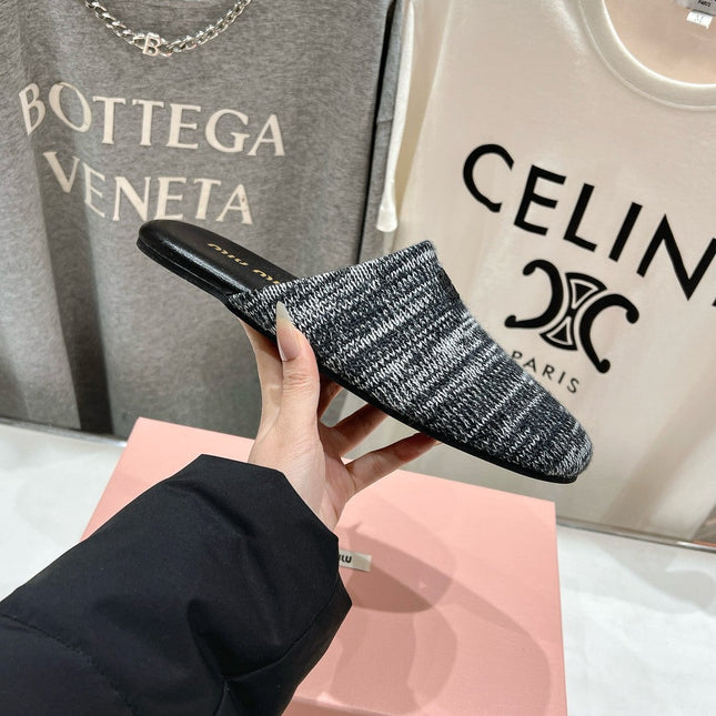 KNITTED MULES IN BLACK MIX WHITE WOOL