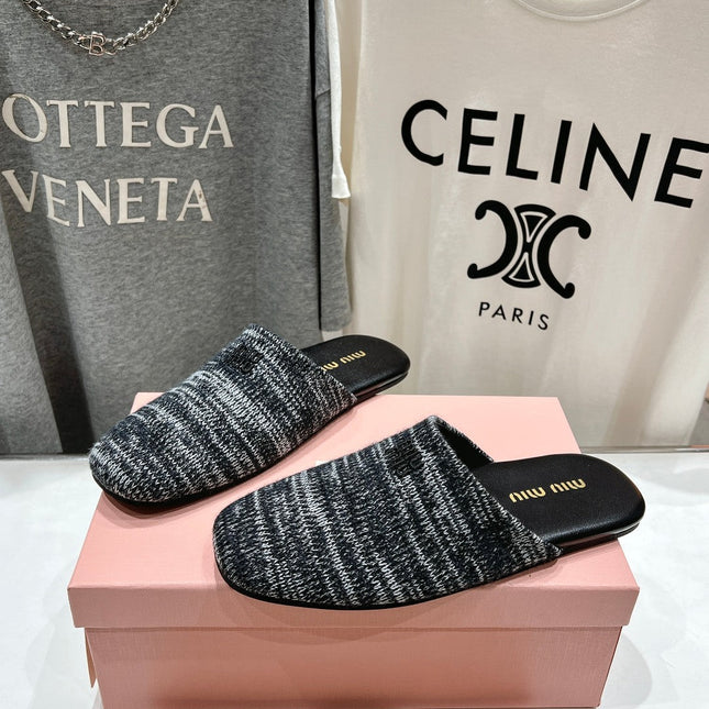 KNITTED MULES IN BLACK MIX WHITE WOOL
