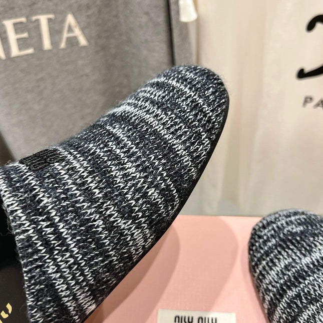 KNITTED MULES IN BLACK MIX WHITE WOOL