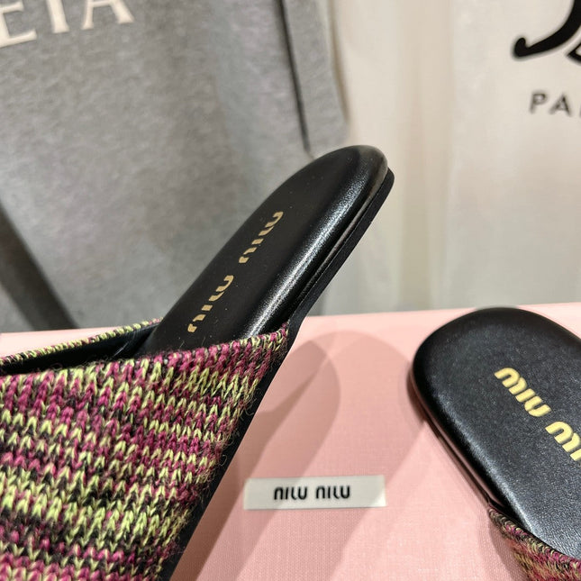 KNITTED MULES IN COLORFUL WOOL