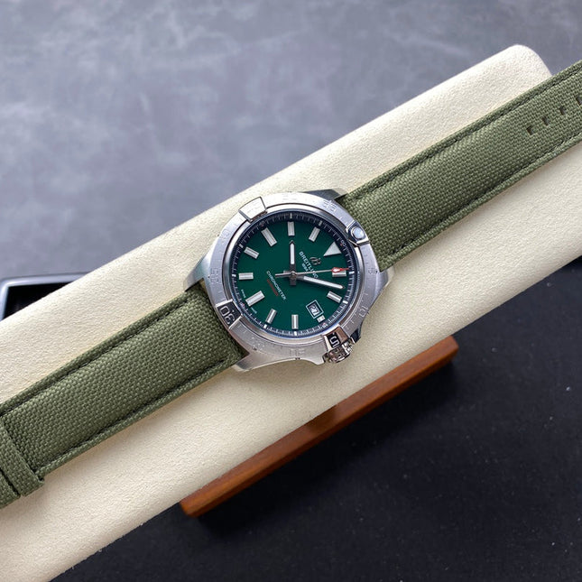 AVENGER AUTOMATIC 42 STEEL CASE GREEN NYLON STRAP
