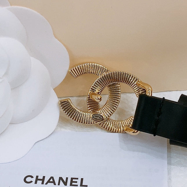 TWISTED GOLD CHAIN BELT IN GOLD METAL BLACK CALFSKIN GOLD BUCKLE