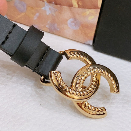 TWISTED GOLD CHAIN BELT IN GOLD METAL BLACK CALFSKIN GOLD BUCKLE