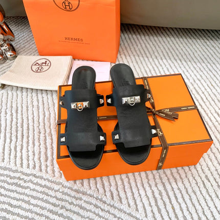 INVINCIBLE 50 SANDAL IN BLACK CALFSKIN