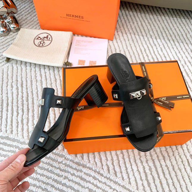 INVINCIBLE 50 SANDAL IN BLACK CALFSKIN