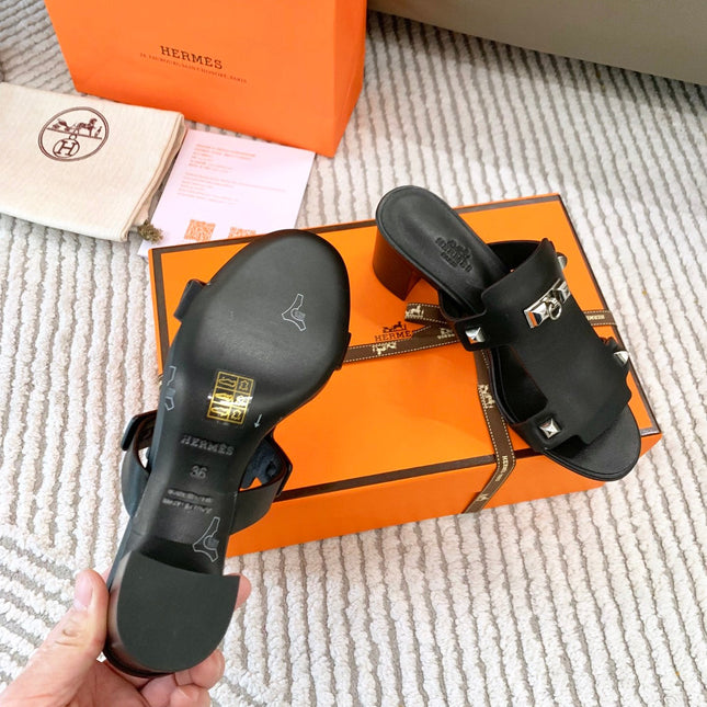 INVINCIBLE 50 SANDAL IN BLACK CALFSKIN