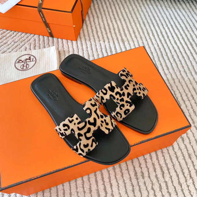 0RAN SANDAL IN CAMEL BROWN MIX BLACK SUEDE