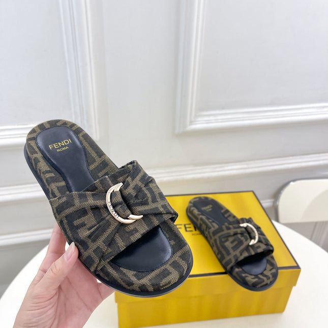 FENDI FLAT SLIPPER IN CEDAR BROWN MIX BLACK MONOGRAM JACQUARD FABRIC WITH GOLD HARDWARE