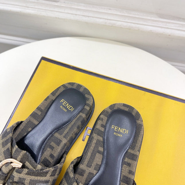 FENDI FLAT SLIPPER IN CEDAR BROWN MIX BLACK MONOGRAM JACQUARD FABRIC WITH GOLD HARDWARE