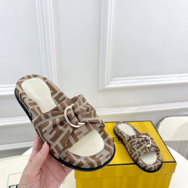 FENDI FLAT SLIPPER IN BROWN MONOGRAM JACQUARD FABRIC WITH GOLD HARDWARE