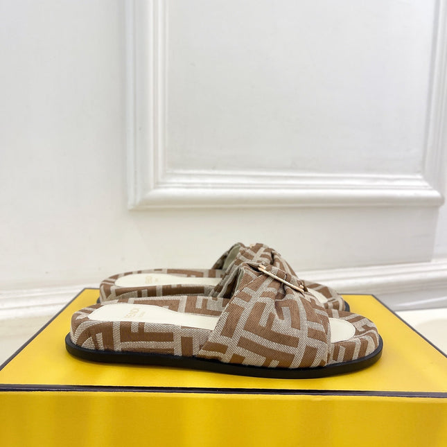 FENDI FLAT SLIPPER IN BROWN MONOGRAM JACQUARD FABRIC WITH GOLD HARDWARE