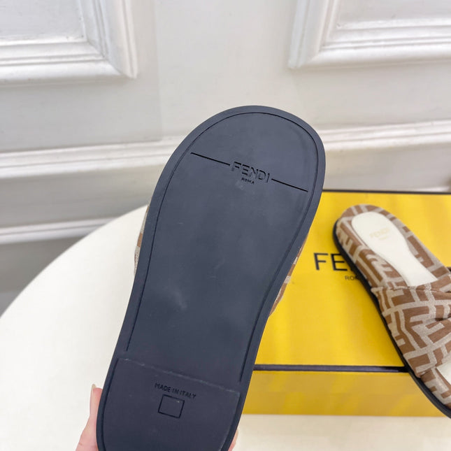FENDI FLAT SLIPPER IN BROWN MONOGRAM JACQUARD FABRIC WITH GOLD HARDWARE