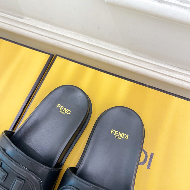 FENDI LOGO SLIDES IN BLACK CALFSKIN