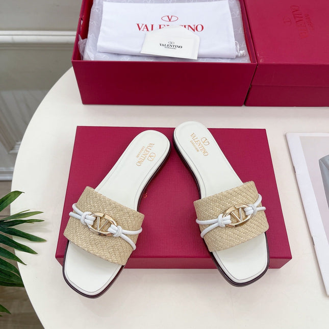 GARAVANI V LOGO SIGNATURE SLIDE IN BEIGE RAFFIA AND WHITE CALFSKIN
