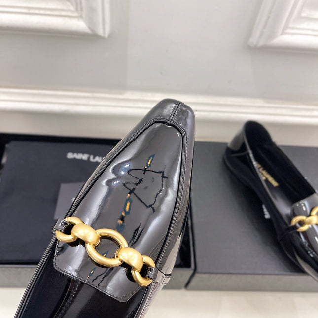 FLAT LOAFERS WITH GOLD CHAIN IN BLACK GLOSSY CALFSKIN