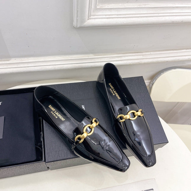 FLAT LOAFERS WITH GOLD CHAIN IN BLACK GLOSSY CALFSKIN