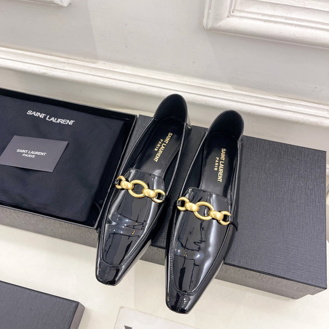 FLAT LOAFERS WITH GOLD CHAIN IN BLACK GLOSSY CALFSKIN