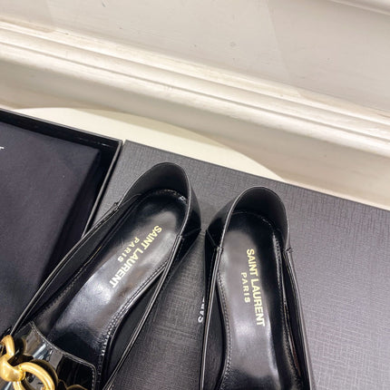 FLAT LOAFERS WITH GOLD CHAIN IN BLACK GLOSSY CALFSKIN