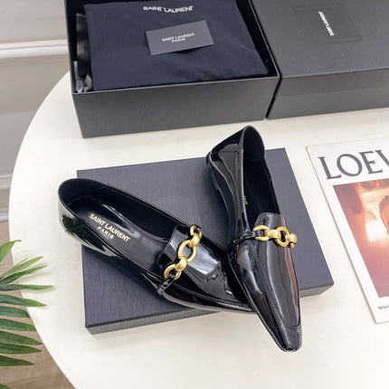 FLAT LOAFERS WITH GOLD CHAIN IN BLACK GLOSSY CALFSKIN